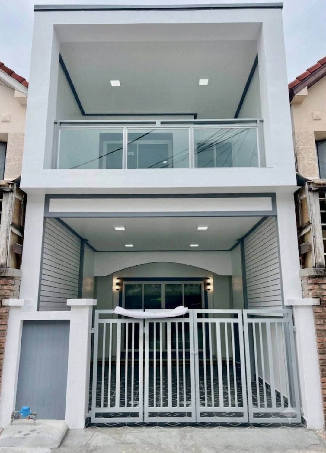 🏡  ทาวน์เฮ้าส์ รีโนเวทใหม่ สไตล์โมเดิร์น "นภาพร" บางศรีเมือง ใกล้ท่าน้ำนนท์ | 💰 ราคา 2.49 ล้านบาท